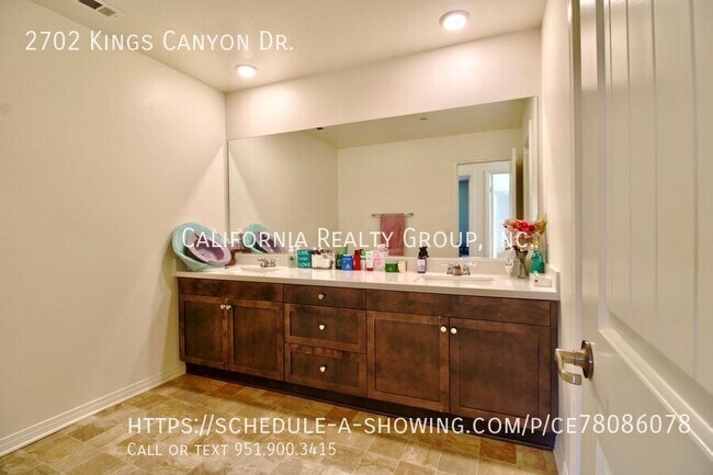 Building Photo - 2702 Kings Cyn Dr