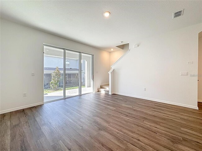 Building Photo - 2649 Olympic Ct