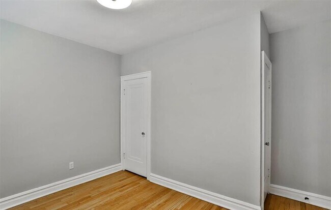 Building Photo - 7125 Dartmouth Ave