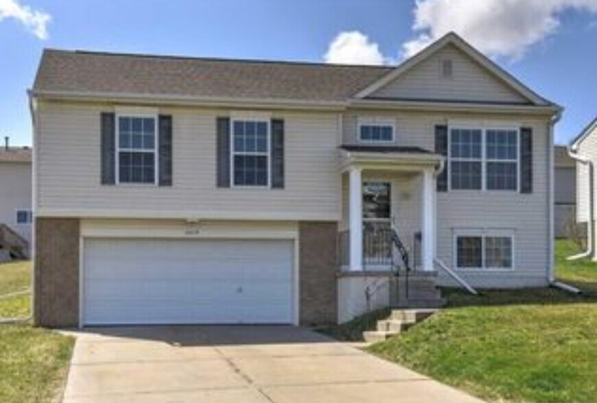 Primary Photo - 16119 Cherrywood St