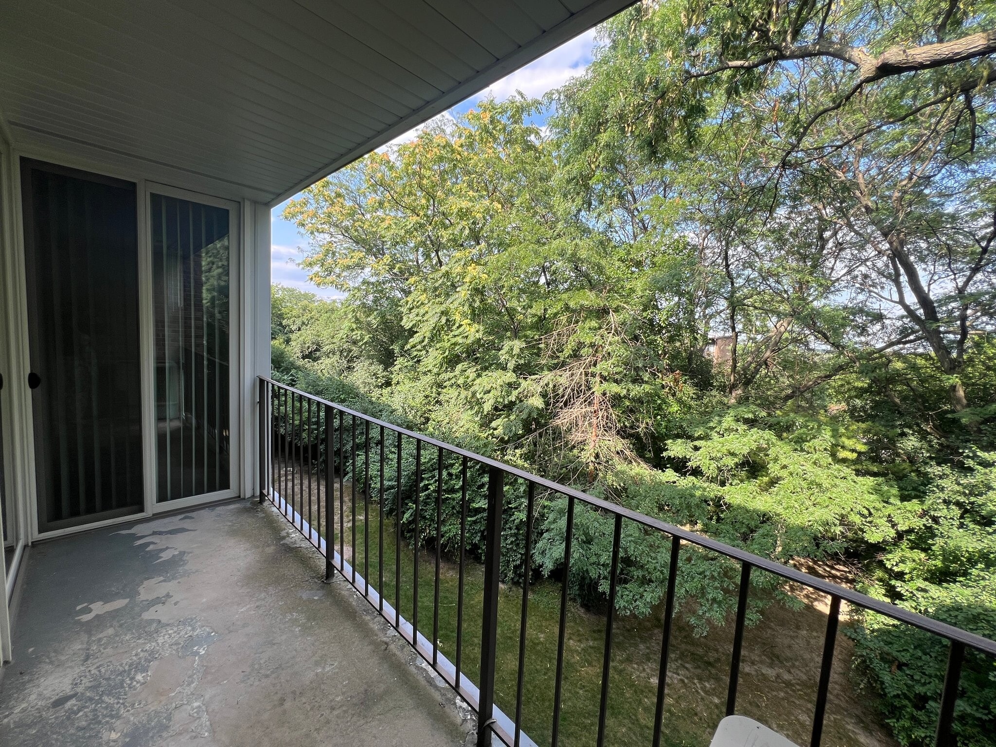 Building Photo - 5550 Abbey Dr