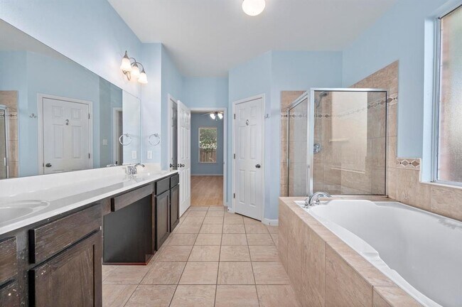 Building Photo - 1421 Gorham St