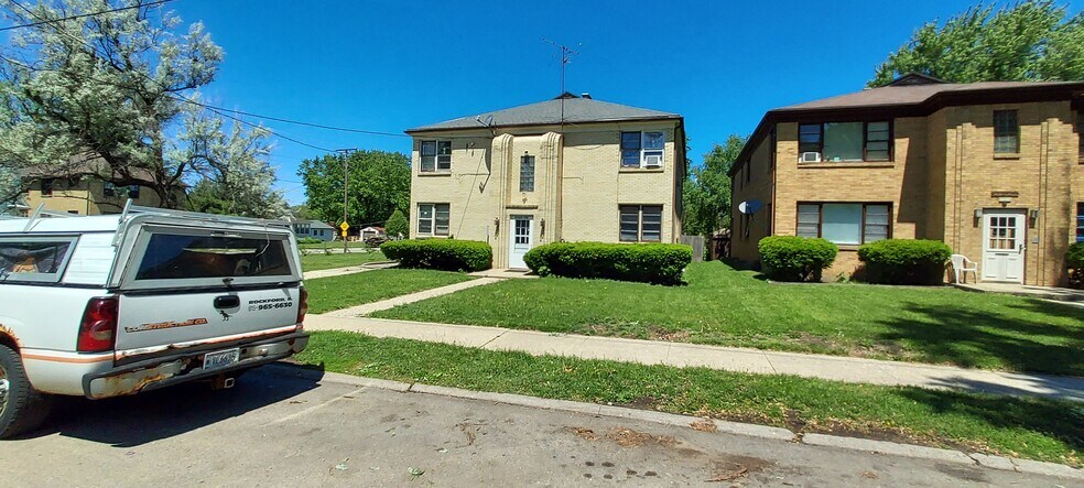 Quiet area, secure building - 2206 8th Ave