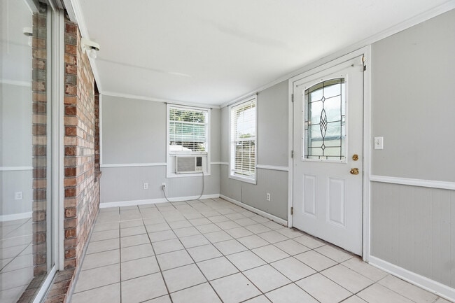 Building Photo - 339 Peggy Dr