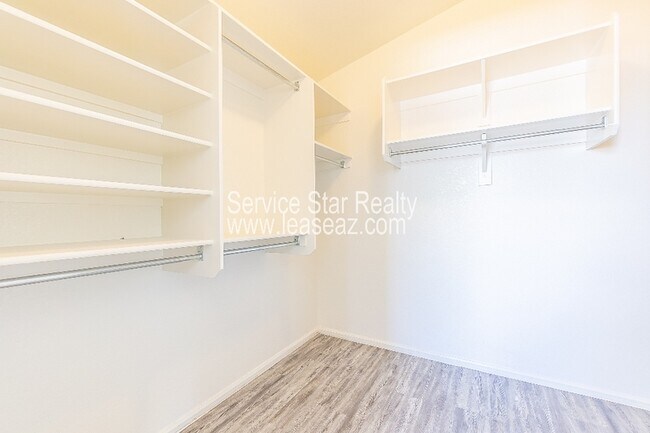 Building Photo - 8414 S 48th Ln