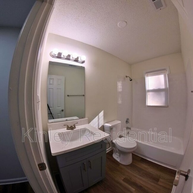 Building Photo - 613 Key St