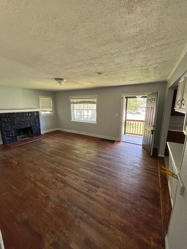 Building Photo - Charming 3-Bedroom Stone Home with Spacious Yard