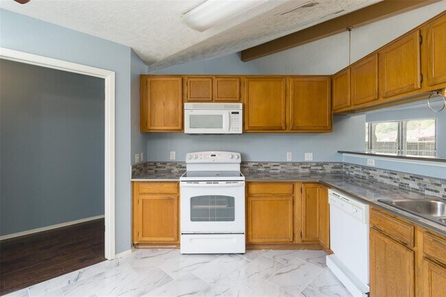 Building Photo - 2902 Laurelridge Dr