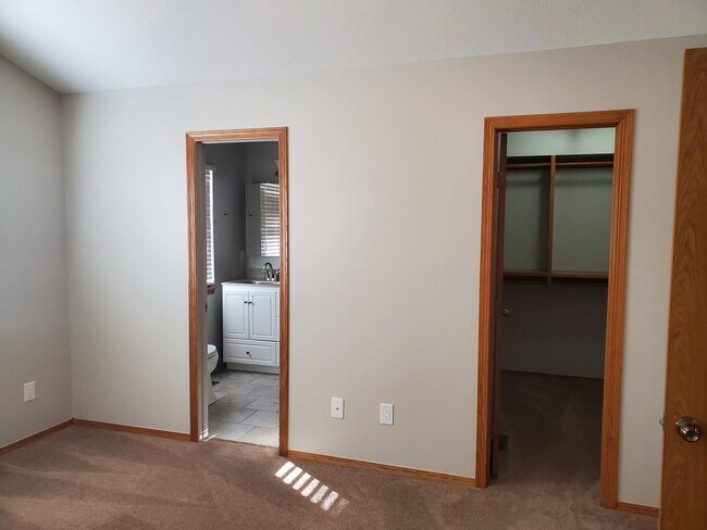 Building Photo - Outstanding Single Family Home in Bel aire