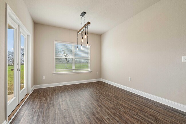 Building Photo - 9376 Swan Point Rd