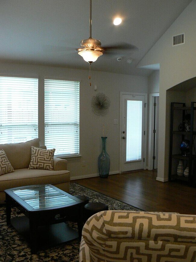 Building Photo - 5900 Bucine Cv