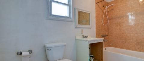 Building Photo - 882 Amboy Ave