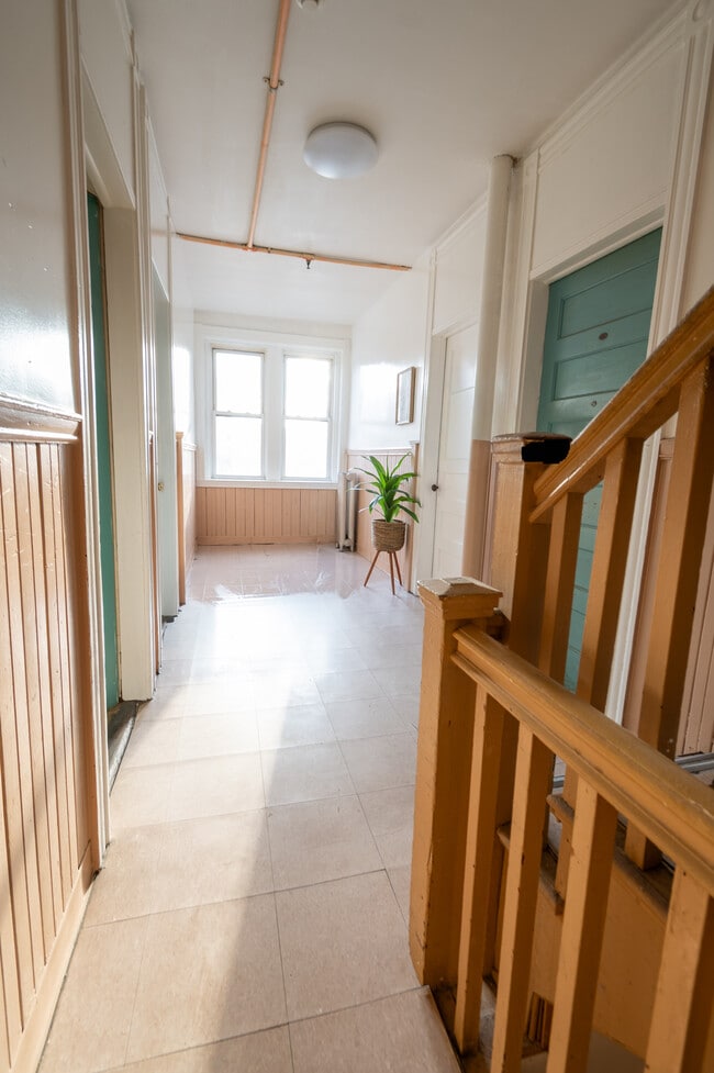 Building Photo - 376 Washington St