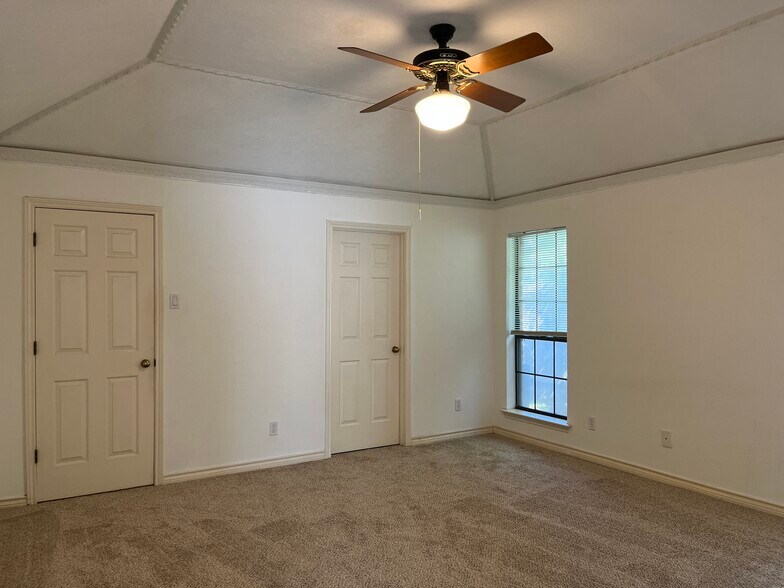 Building Photo - 6928 Walling Ln