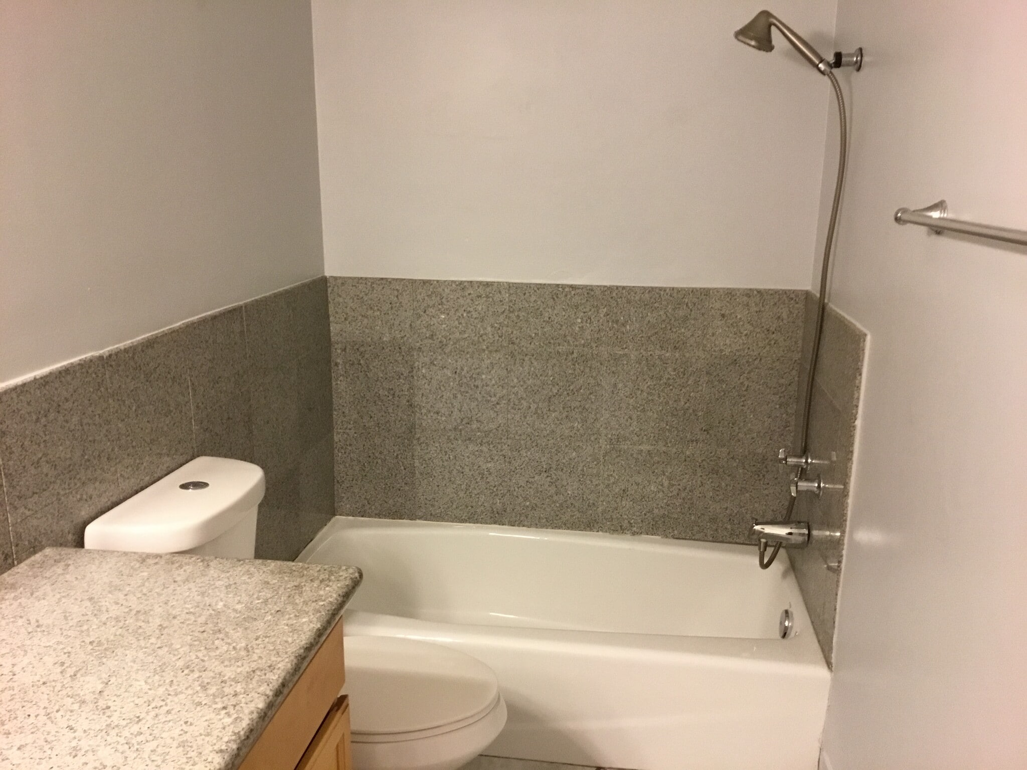 Bathroom - 1233 N Columbus Ave
