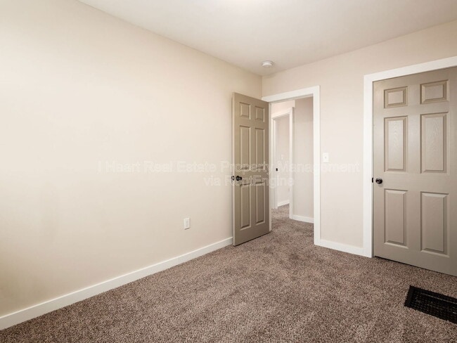 Building Photo - 1390 Sullivant Ave