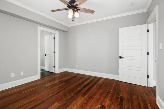 Building Photo - 405 24th St