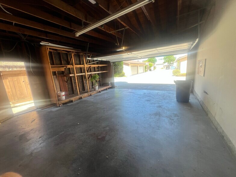 Building Photo - 8470 Winnetka Ave