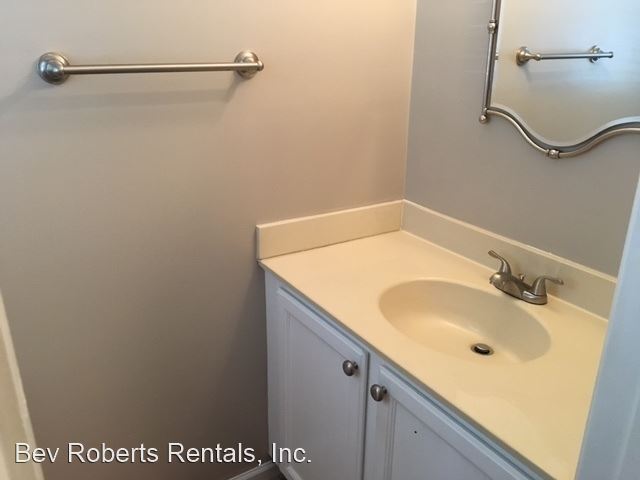 Building Photo - 2 br, 2.5 bath House - 4460 Roller Court