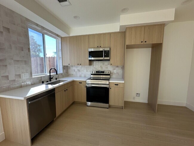 Building Photo - Brand New Construction Unit for Rent - 3 B...