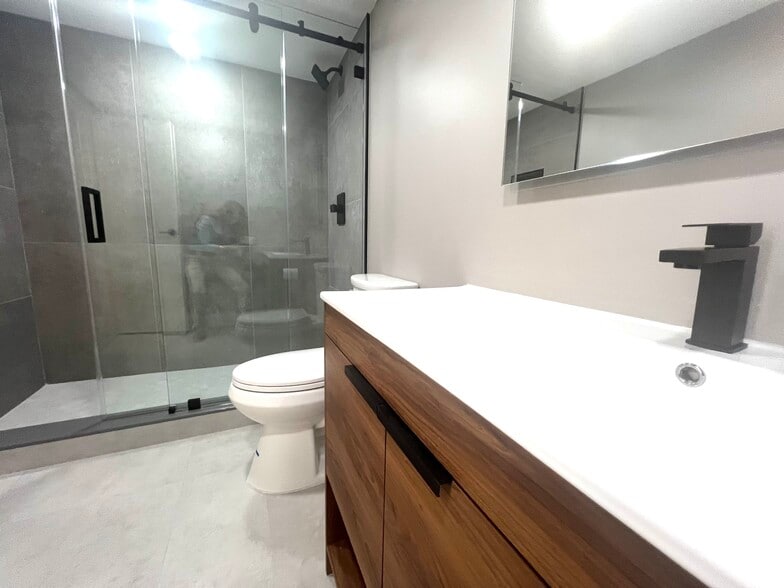 Building Photo - 2401 Collins Ave