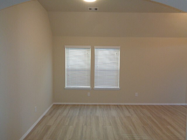 Building Photo - 20211 Ray Falls Dr