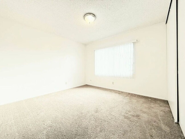 Building Photo - 11057 Ferina St