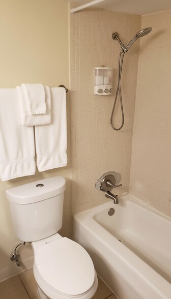 Building Photo - 507 NW 39th Rd