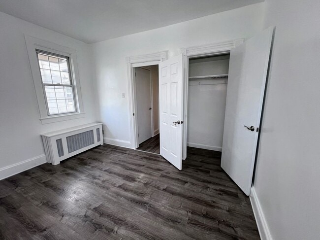 Building Photo - 618 16th St