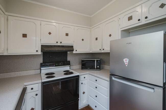Building Photo - 2645 Southbury Cir