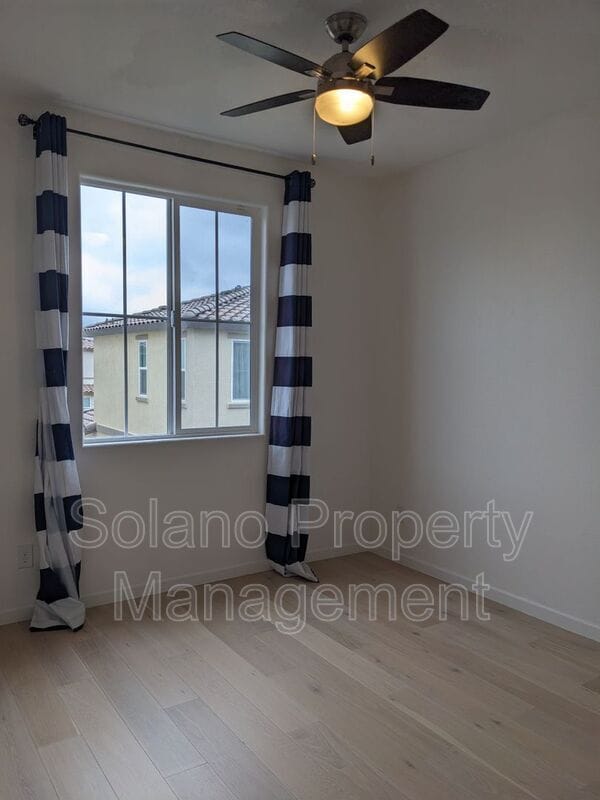 Building Photo - 537 Lavender Dr