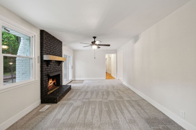 Building Photo - 909 Plateau Pkwy