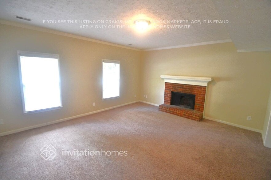 Building Photo - 2880 Park Chase Dr