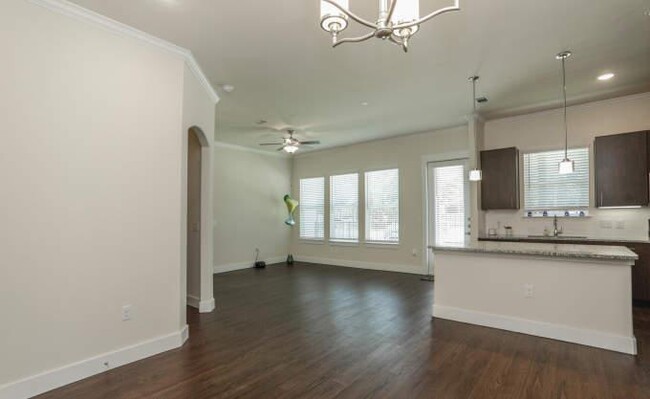 Building Photo - 2 bedroom in Houston TX 77339