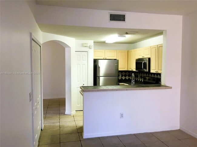 Building Photo - 6202 NW 115th Pl