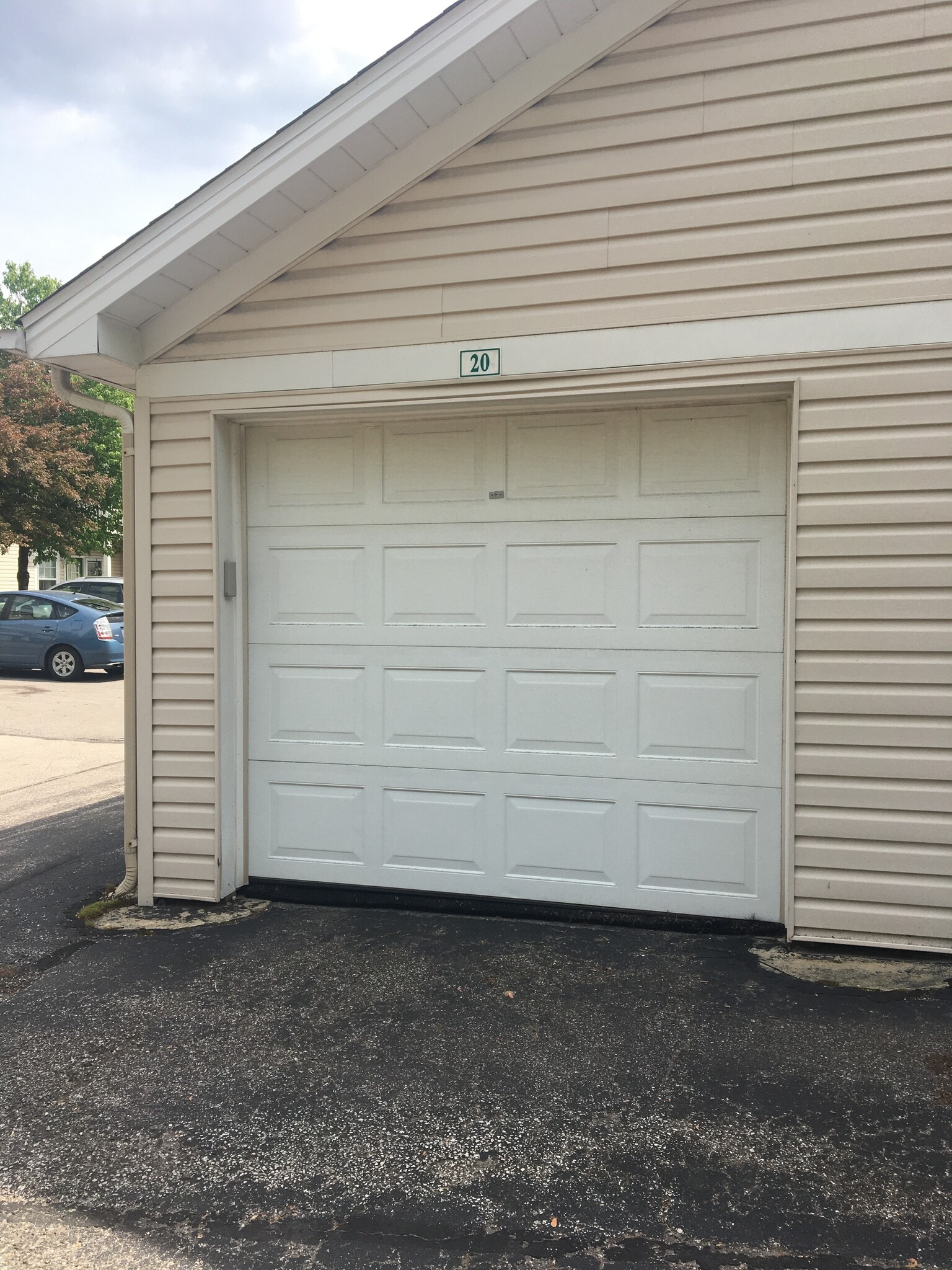 Building Photo - 22666 Lenox Dr