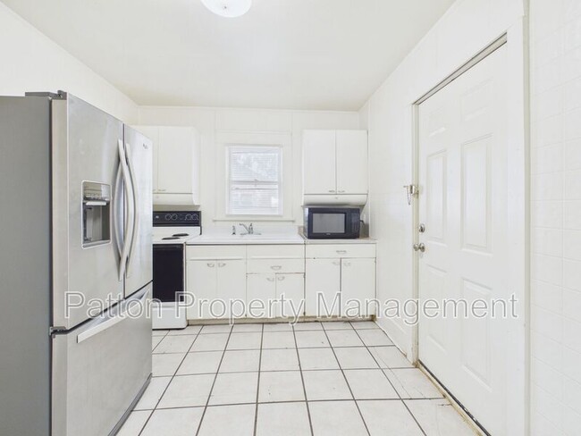 Building Photo - 612 SW 17th Ave
