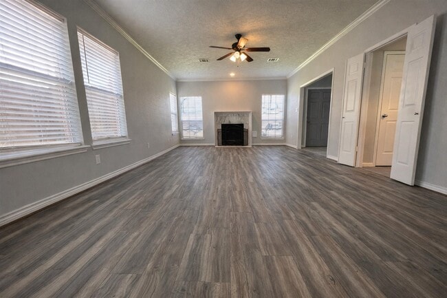 Building Photo - 16430 Elmwood Point Ln