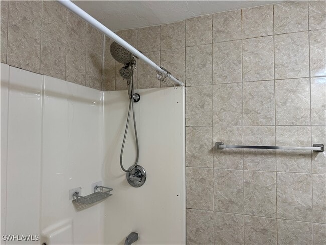 Building Photo - 2328 Country Club Blvd
