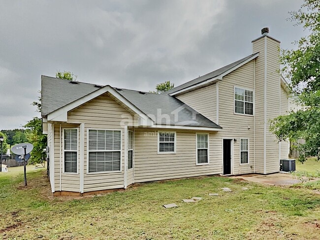 Building Photo - 716 Fletcher Dr