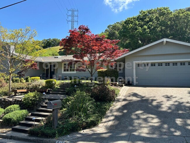 Primary Photo - Beautiful 4 Bed, 2 Bath, 2,166 sqft Lafaye...