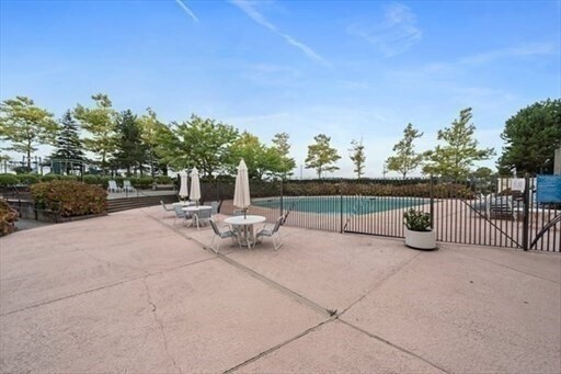 Building Photo - 51 Broad St