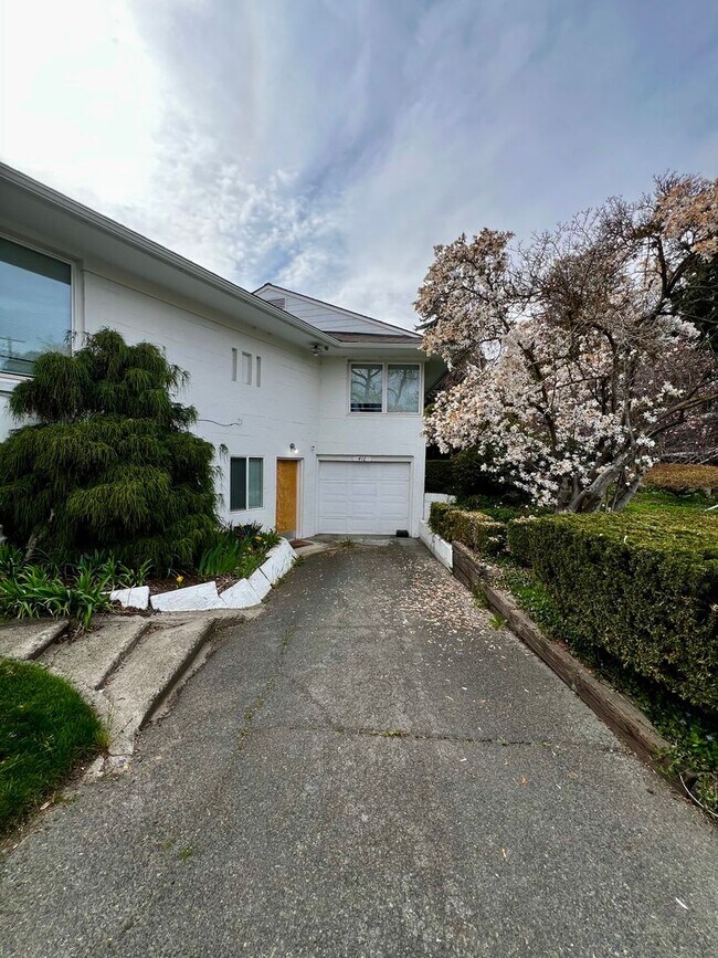 Building Photo - Non-Refundable & Security Deposit Total: $3000.00