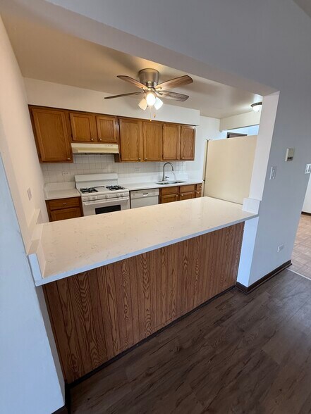 Building Photo - 490 Pleasant Run Dr