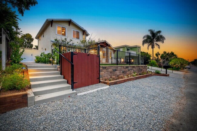 Building Photo - 541 San Dieguito Dr