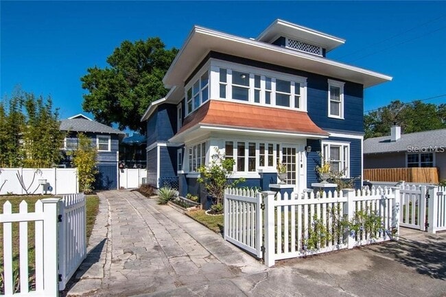 Building Photo - 614 8th St N