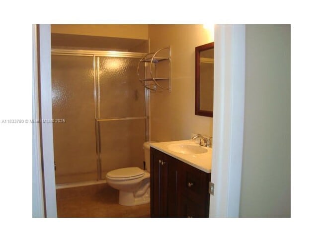 Building Photo - 200 Lakeview Dr