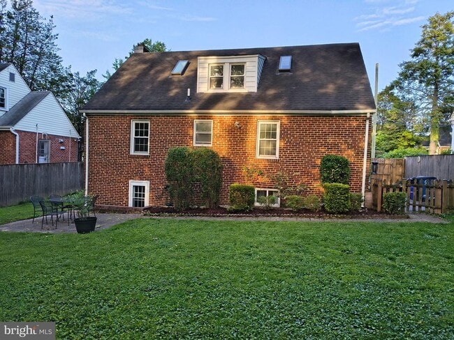 Building Photo - 9316 Sudbury Rd