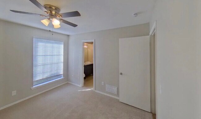 Building Photo - Your Perfect Next Chapter Starts in This 4-Bedroom Home