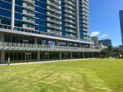 ground floor home to over 20 shops and restaurants!! - 1500 Rycroft St